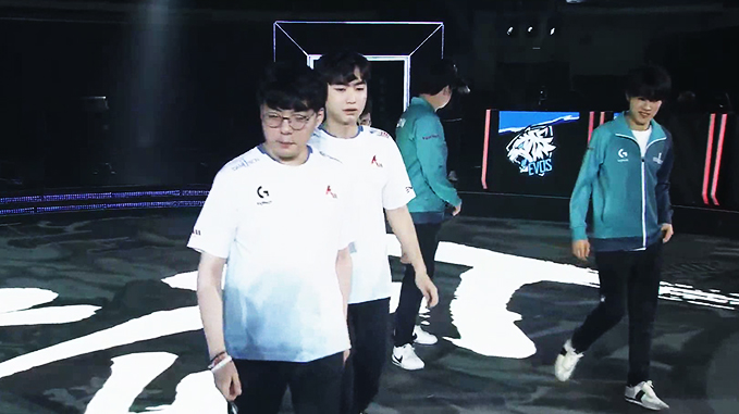 DWG vs EVS 그룹스테이지 DAY1 하이라이트 썸네일