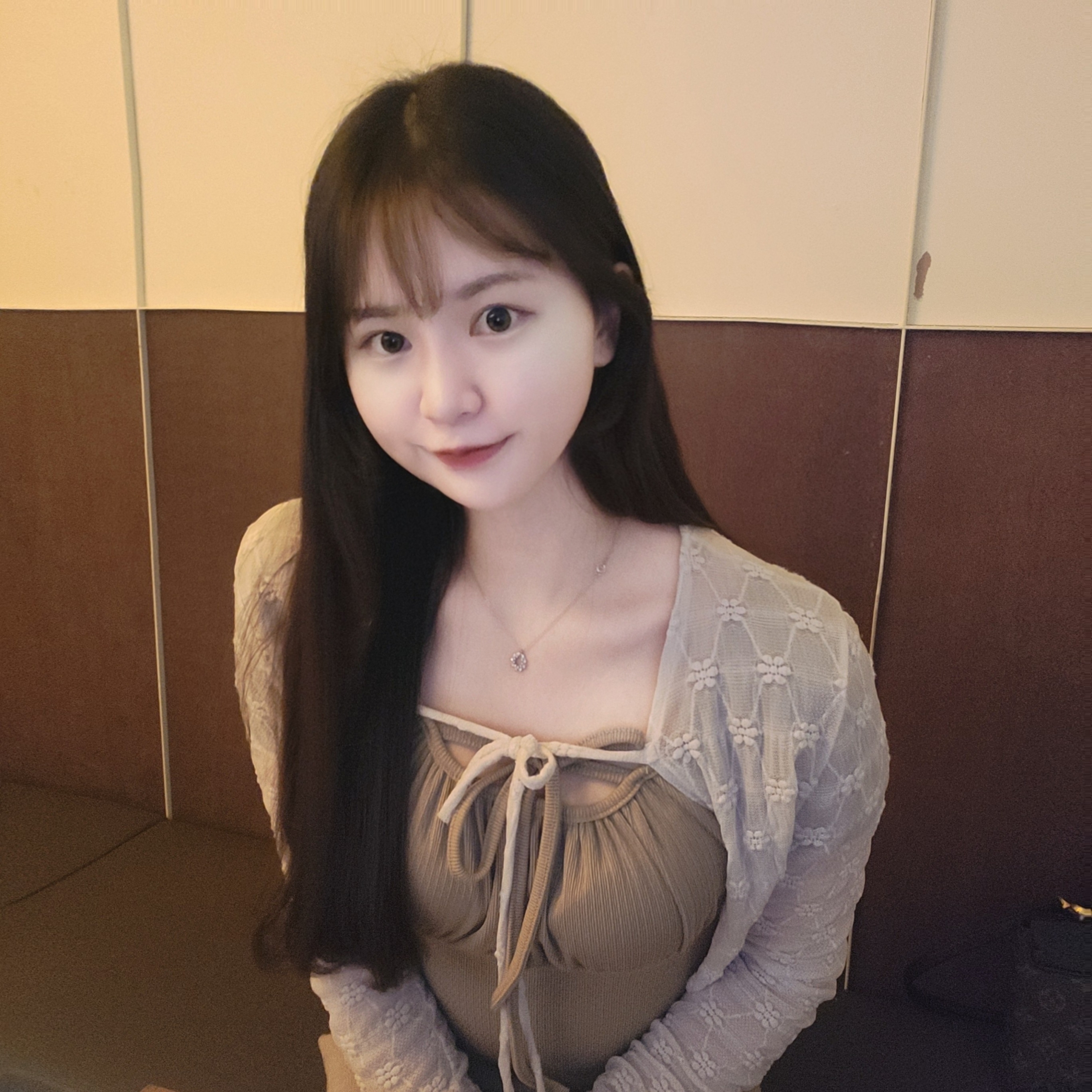 연이입니다아