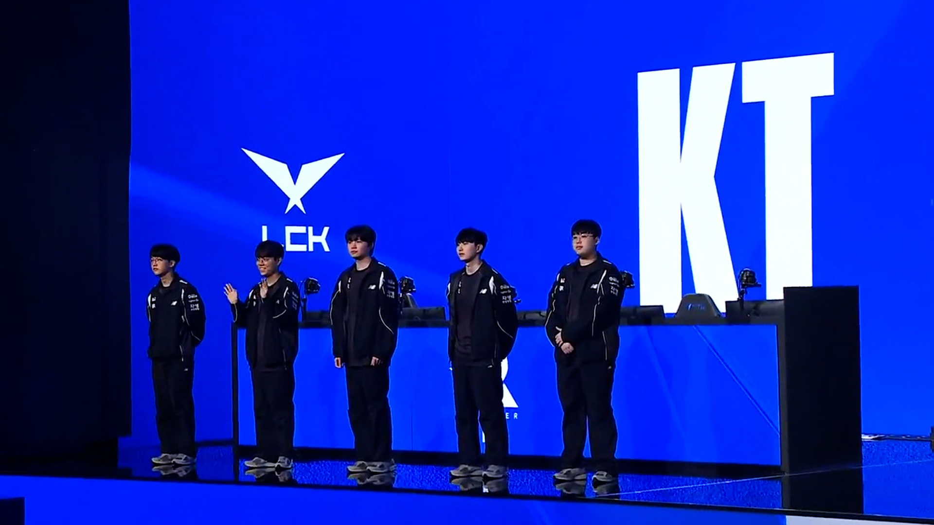 MKOI-KT 하이라이트ㅣ10.15ㅣ2025 LoL 월드 챔피언십 스위스 스테이지 썸네일