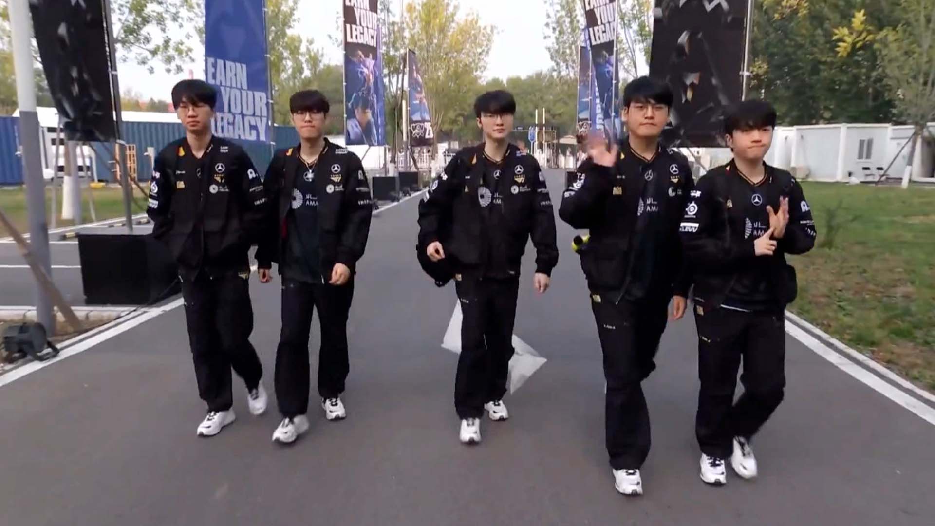 MKOI-T1 1세트 하이라이트ㅣ10.25ㅣ2025 LoL 월드 챔피언십 스위스 스테이지 썸네일