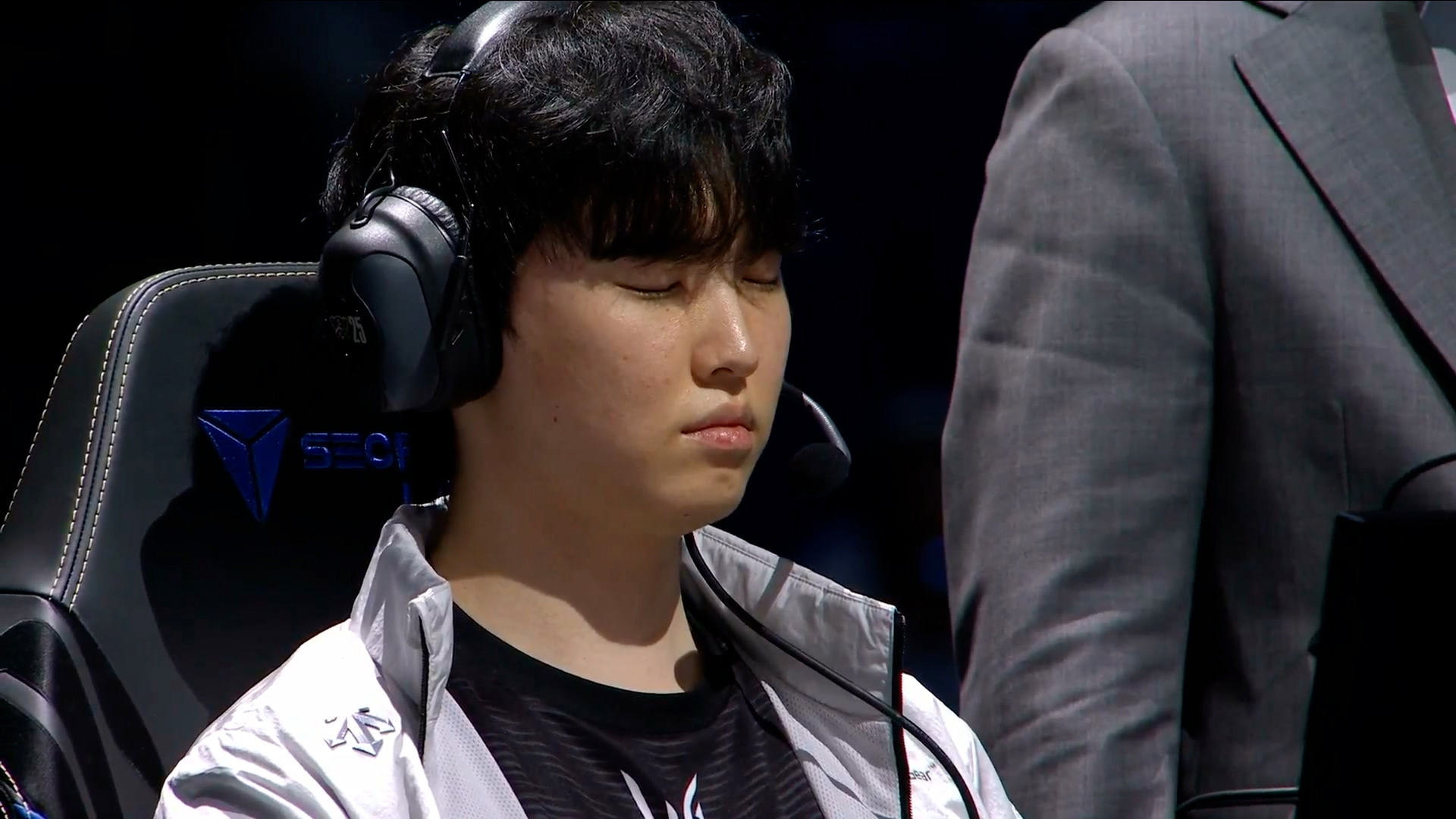 GEN-KT 2세트 하이라이트ㅣ11.01ㅣ2025 LoL 월드 챔피언십 4강 썸네일