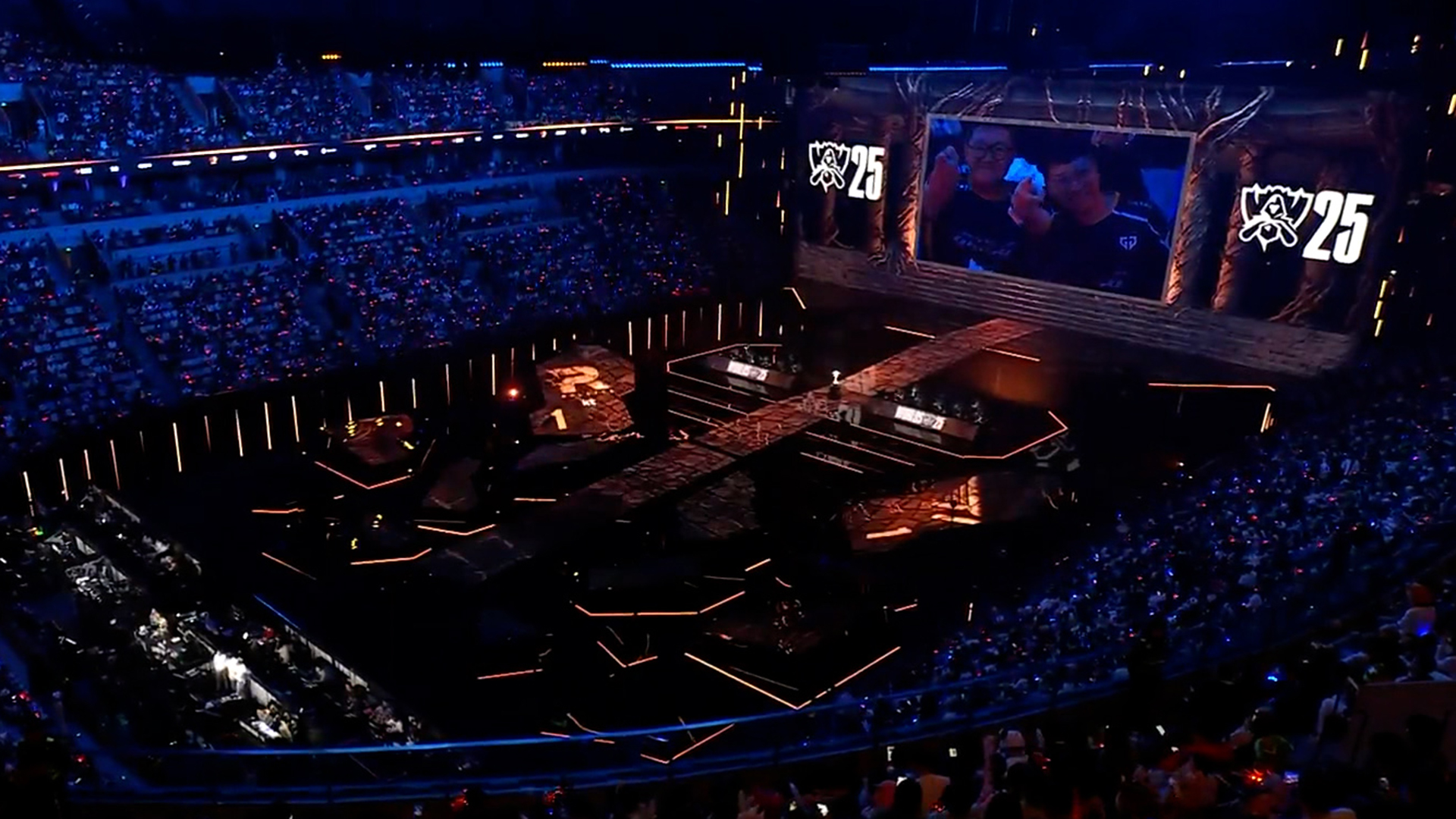 KT-T1 3세트 하이라이트ㅣ11.09ㅣ2025 LoL 월드 챔피언십 결승 썸네일