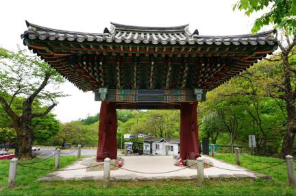 용추사 일주문