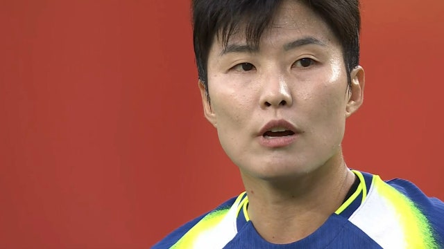 골키퍼 선방에 막힌 지소연의 프리킥