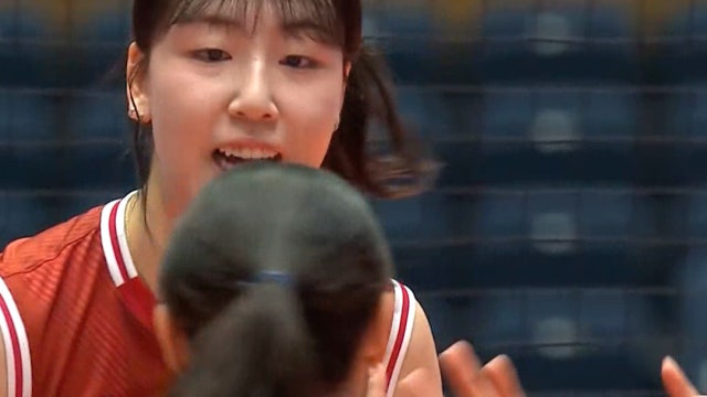 큰 점수 차로 1세트 승리하는 대한민국