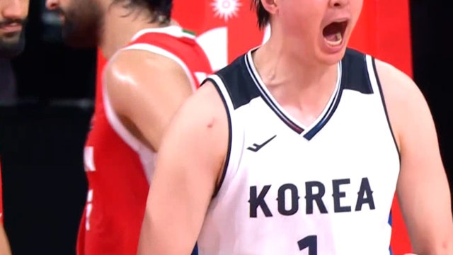 '밀리지 않는 몸싸움' 이현중의 감각적인 팁인!