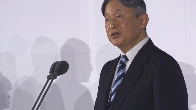 '개회를 선언합니다!' 나루히토 일왕의 개회 선언