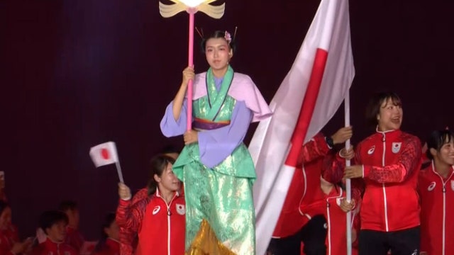 '32년 만에 아시안게임 개최' 일본 선수단 입장!