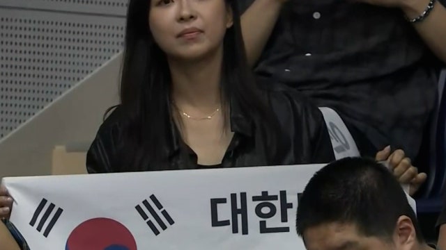 '대한민국 파이팅' 응원 온 유튜버 이유미