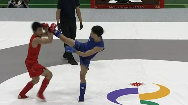 헤드킥과 펀치를 적절하게 섞는 최은석