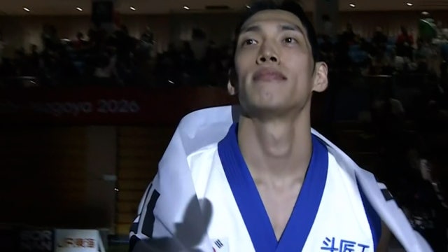 ‘좋은 표정’ 경기장에 입장하는 윤태영