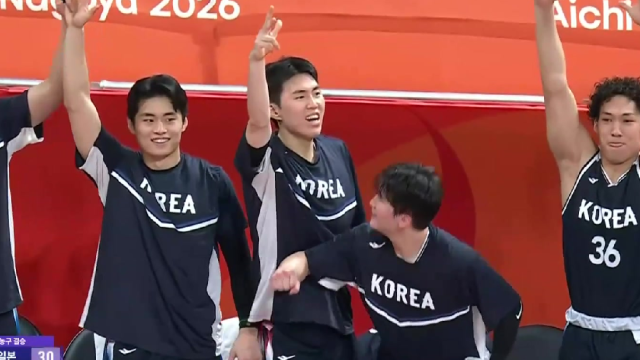 동점 균형 깨뜨리는 변준형의 스텝백 석점