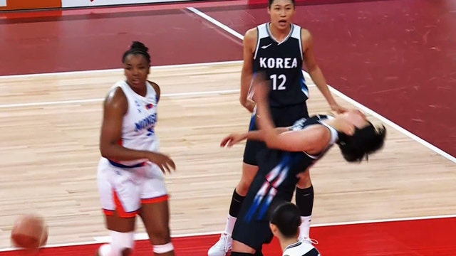 '씨름 기술은 금지에요!' 가격 당한 이후 뒤로 쓰러지는 진안