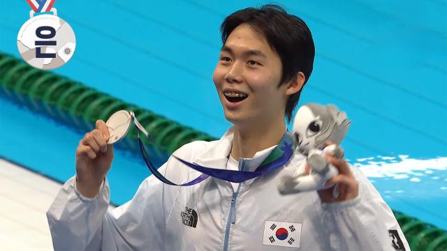 '19세 막내가 해냈다!' 김준우, 자유형 800m 은메달 시상식!