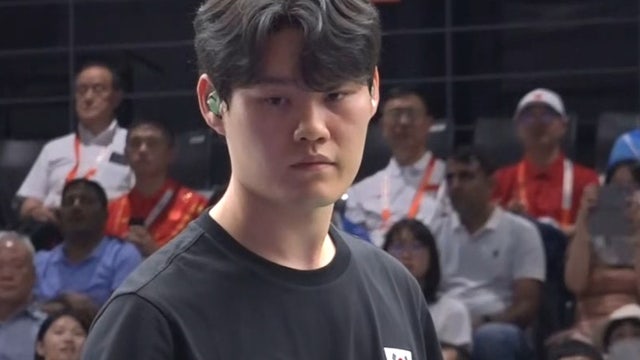 '그렇지요!' 좀비처럼 살아남은 홍수현