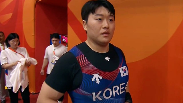 인상 1차 시기 170kg에 실패하는 원종범