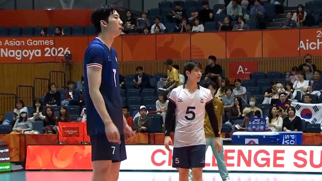 '이걸 보네' 후위 공격자 반칙으로 1점 내주는 대한민국