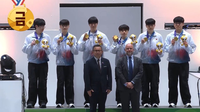 '무실세트 우승!' 리그 오브 레전드 시상식